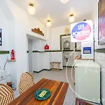 アパート Retro Bistro Escape Authentic & Cozy パリ