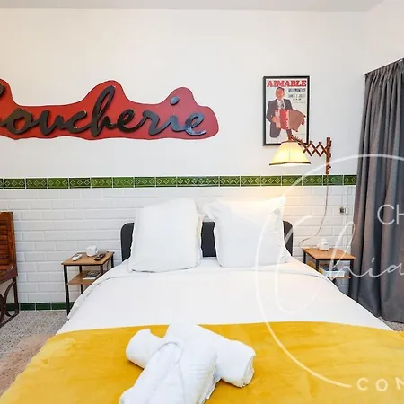 Retro Bistro Escape Authentic & Cozy * Paris