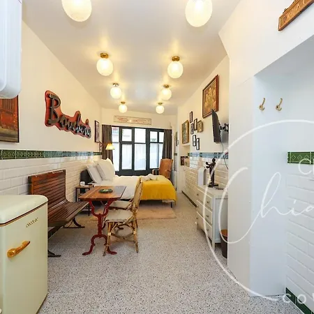 Retro Bistro Escape Authentic & Cozy Paris