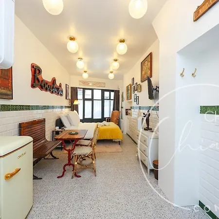 Retro Bistro Escape Authentic & Cozy Lägenhet *