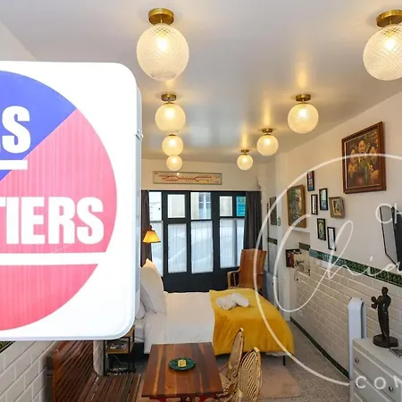 Retro Bistro Escape Authentic & Cozy Appartamento Parigi