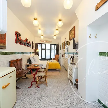 Retro Bistro Escape Authentic & Cozy Appartamento Parigi