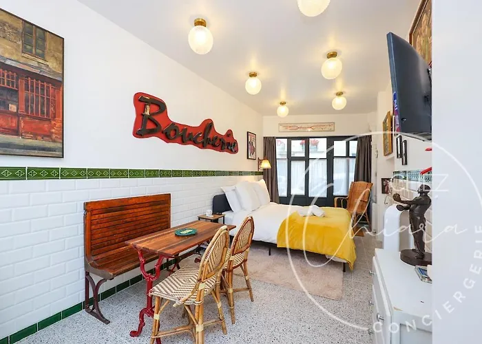 Retro Bistro Escape Authentic & Cozy *