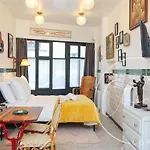 Retro Bistro Escape Authentic & Cozy شقة *