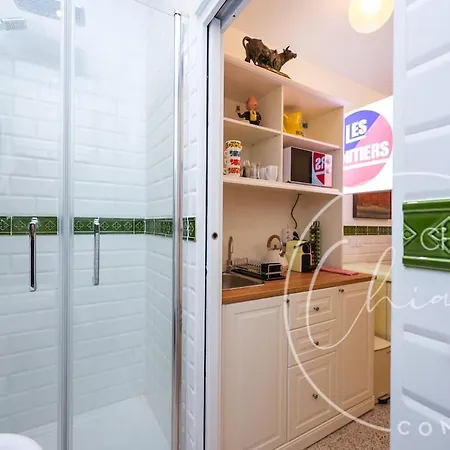 Retro Bistro Escape Authentic & Cozy