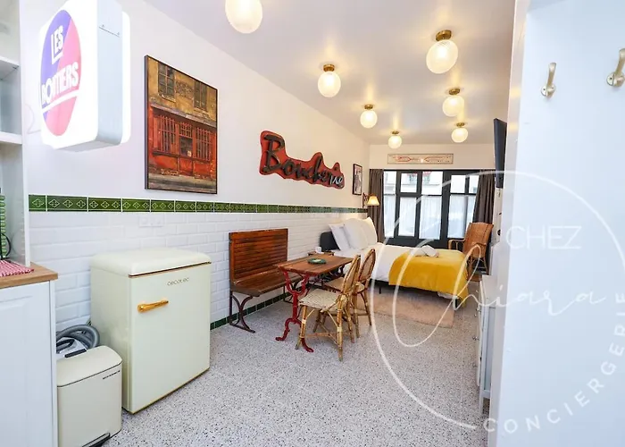 Retro Bistro Escape Authentic & Cozy Apartment